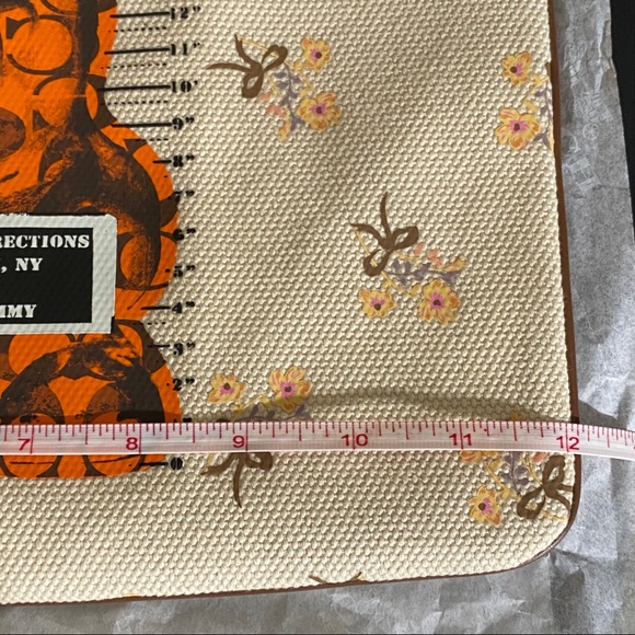 Coach Large Gummy Bear Logo Clutch Cover New Gift - Picture 7 of 9